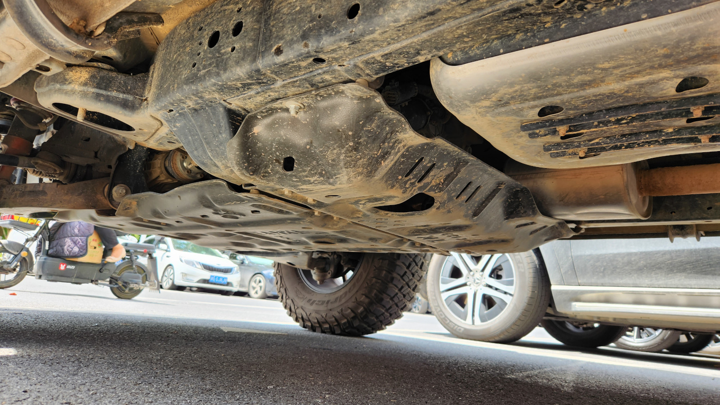 Tank 300 Underside L.jpg